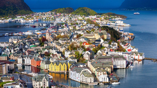 Perła secesji powstała z popiołów: co warto zwiedzić w Ålesund?